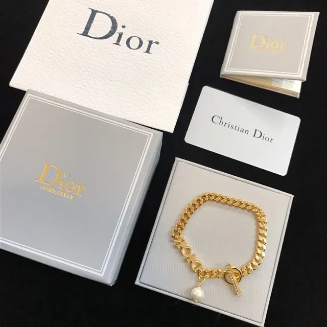 Dior Bracelets avec charm de logo en or et perle 5