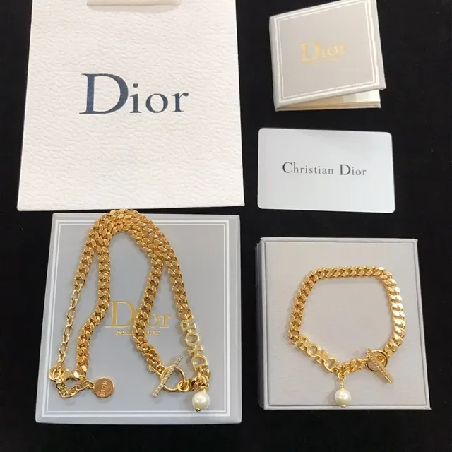 Dior Bracelets avec charm de logo en or et perle 7