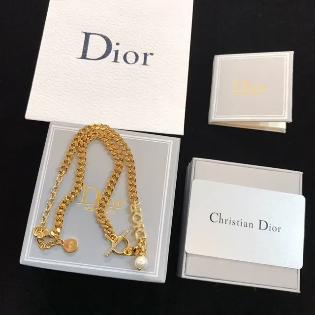 Dior Bracelets avec charm de logo en or et perle 8