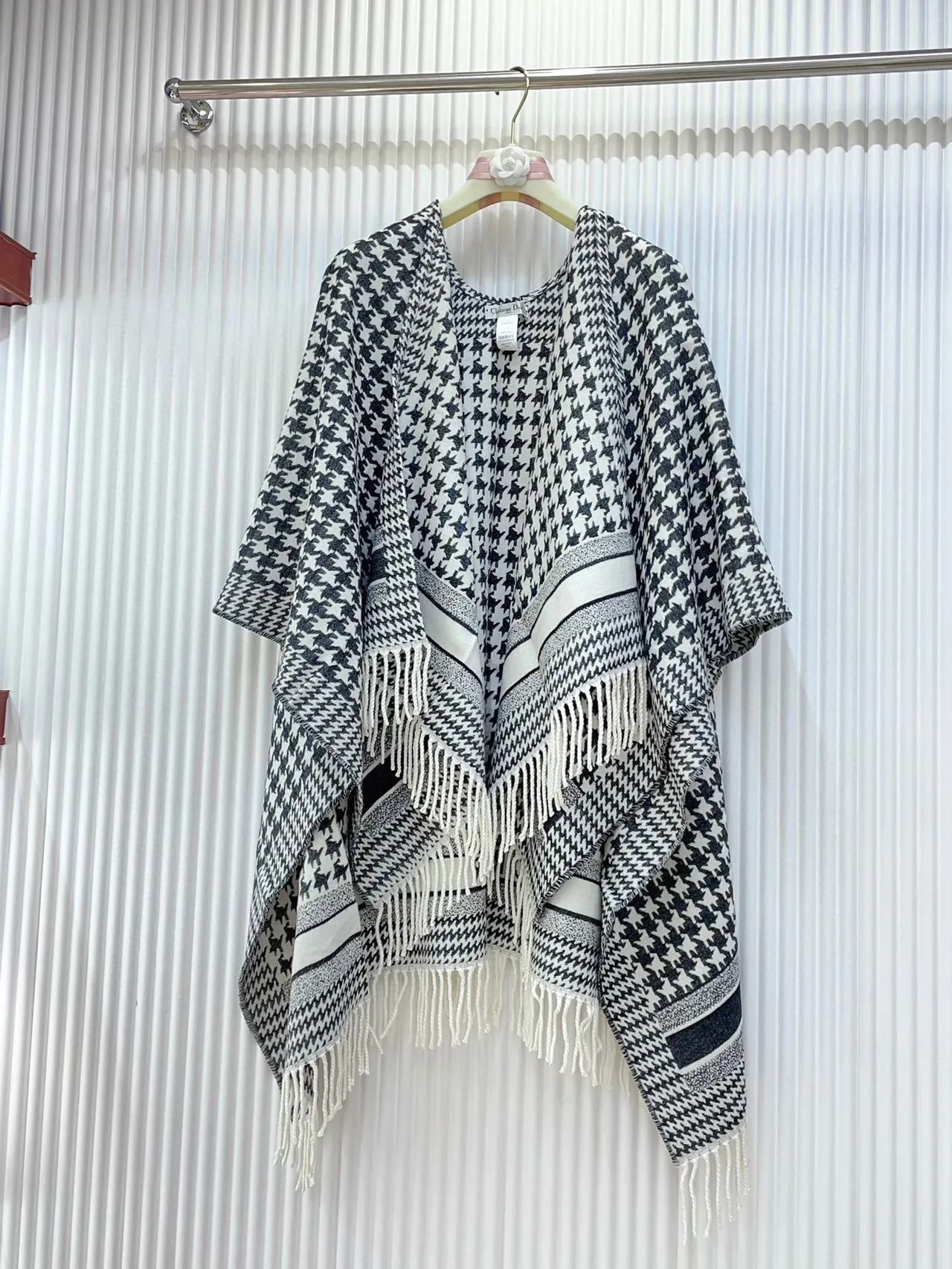 Dior Houndstooth Knitted Cashmere Scarf 6