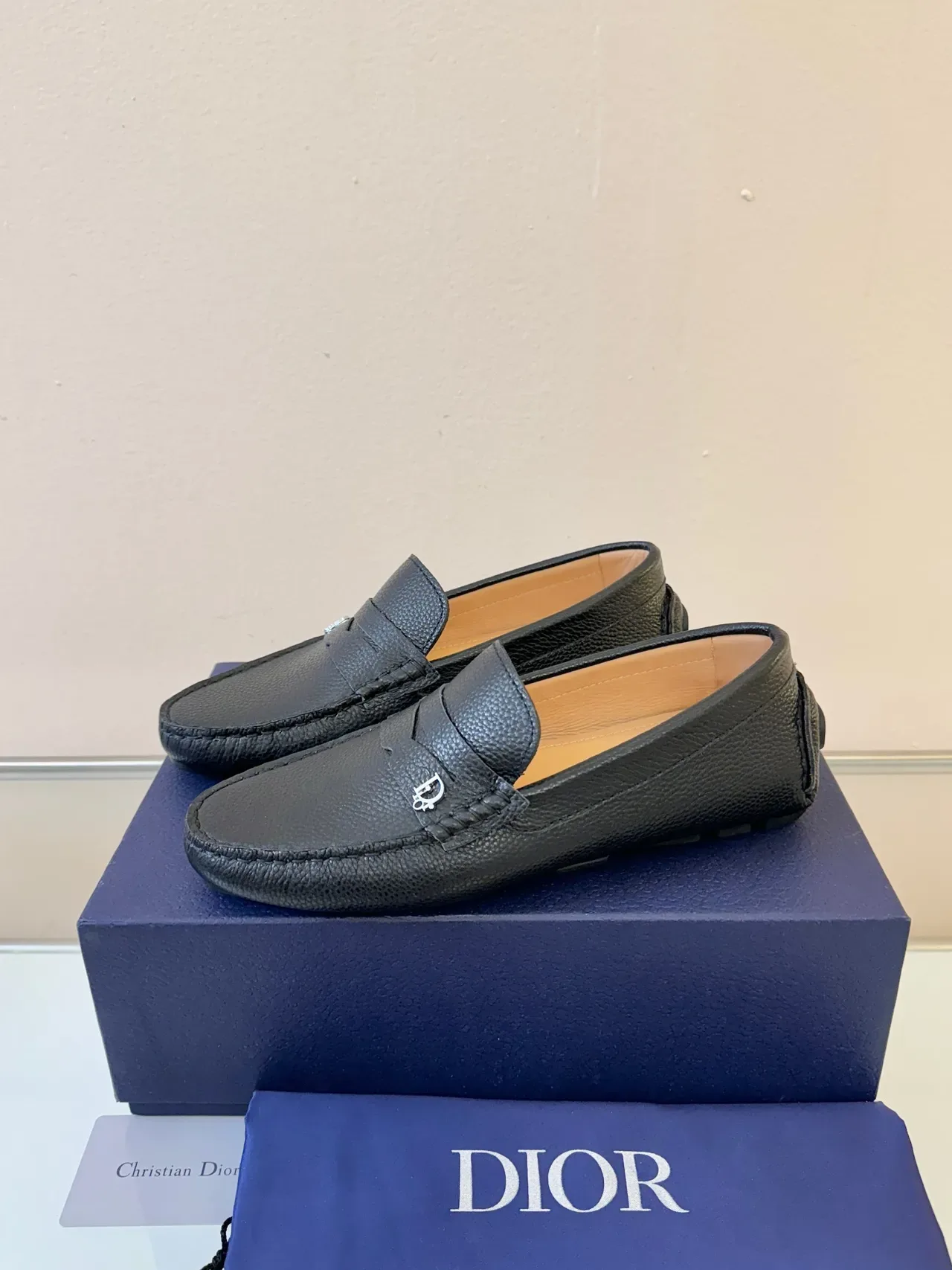 Dior Loafer Black Beige Pebbled Leather Moc-Toe Stitching Loafer 2