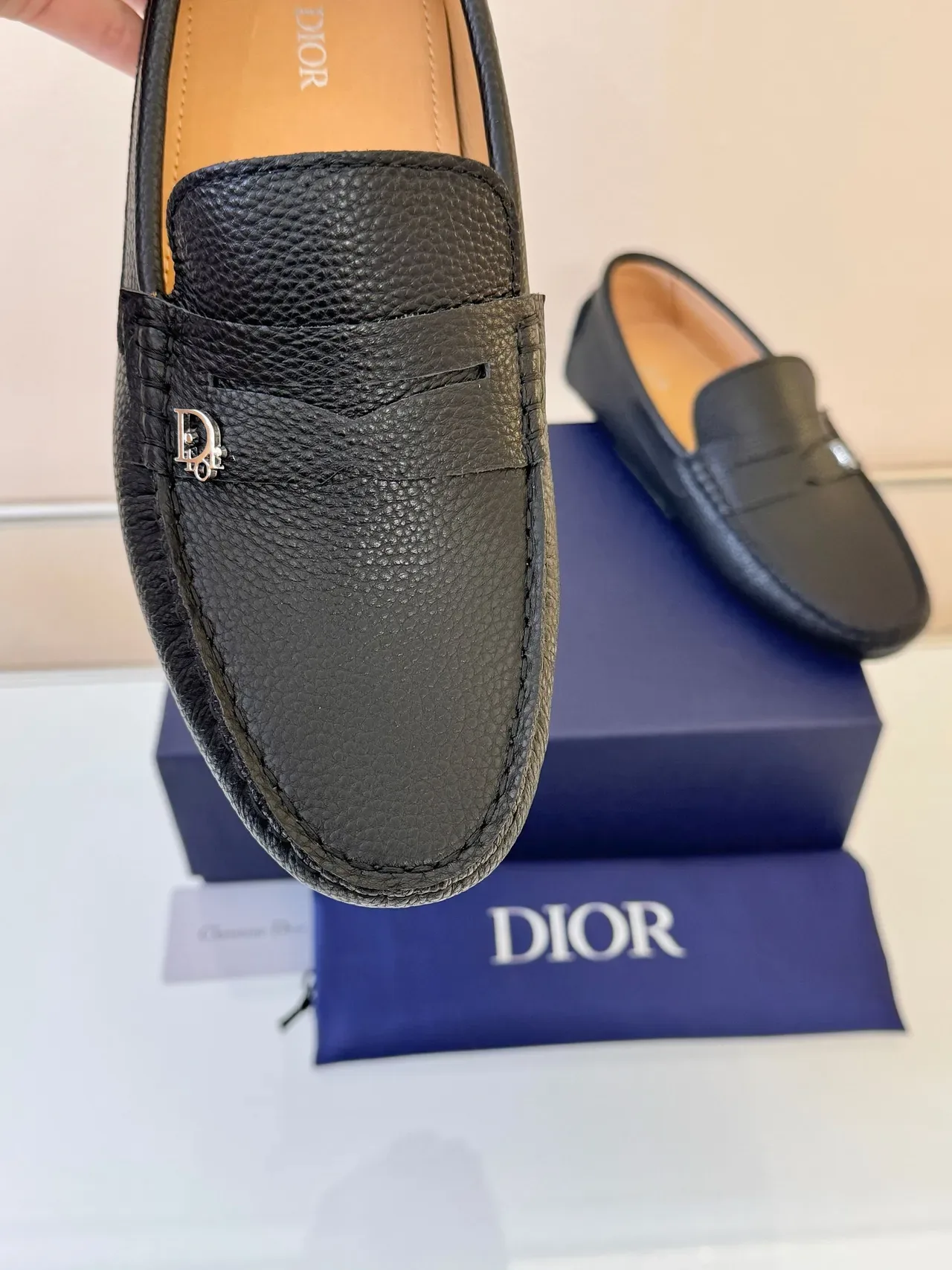 Dior Loafer Black Beige Pebbled Leather Moc-Toe Stitching Loafer 3