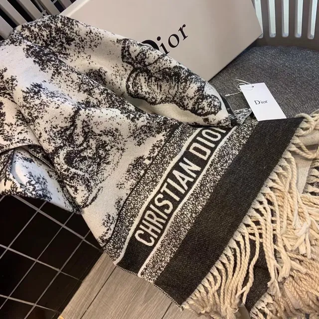 Dior Oblique Print Fringed Wool Shawl 3