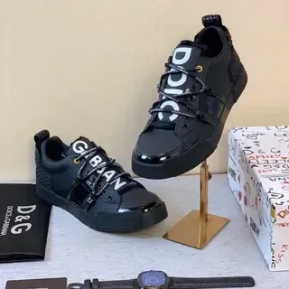 Dolce & Gabbana 标志系带 黑色有光泽脚趾带 运动鞋