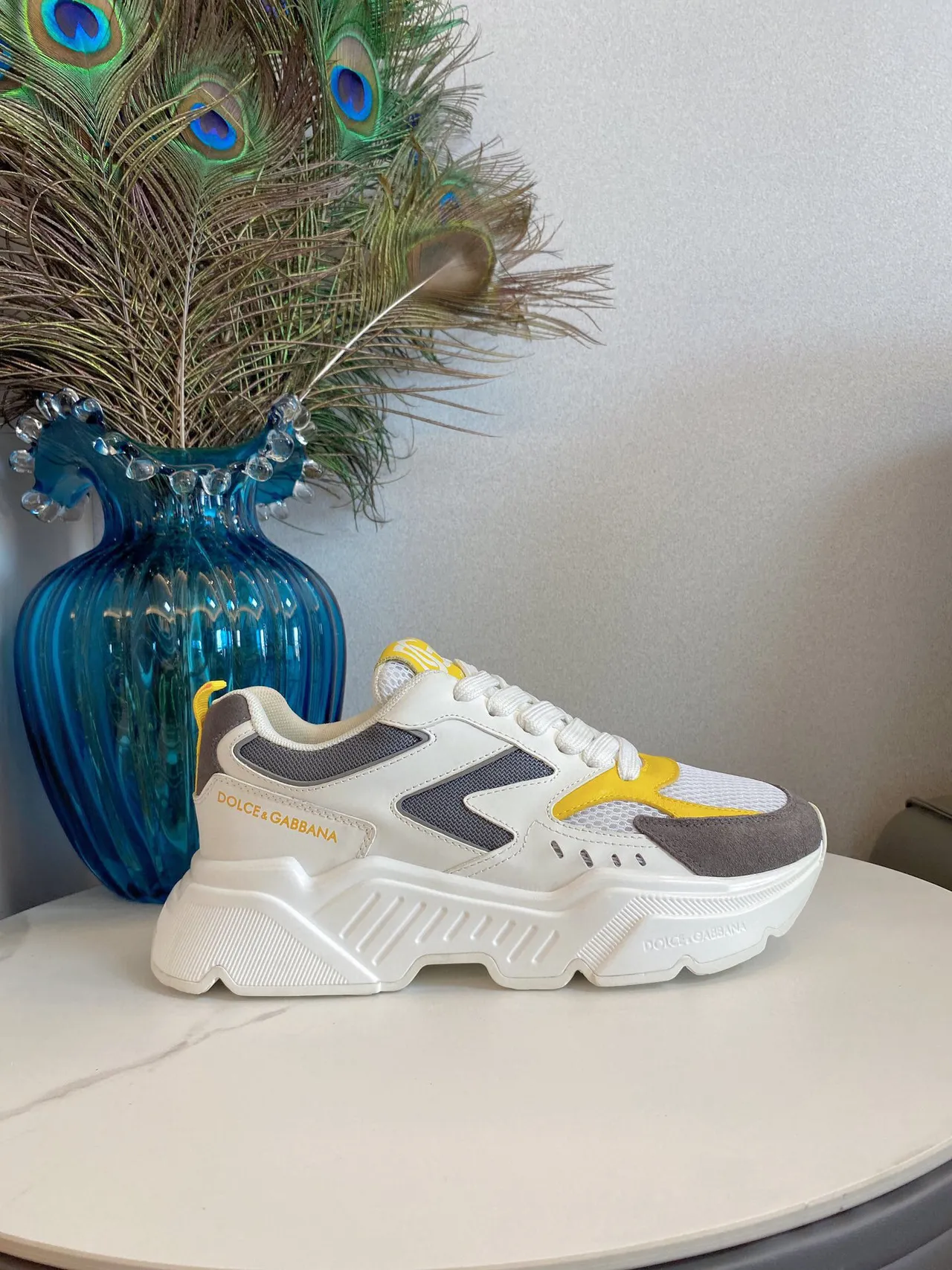 Dolce & Gabbana Portofino sneakers chunky semelle blanche jaune blocage couleur asymétrique 4