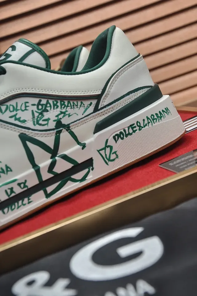 Dolce & Gabbana Sneakers lifestyle en cuir avec imprimé graffiti, plateforme basse, blanc et vert 2