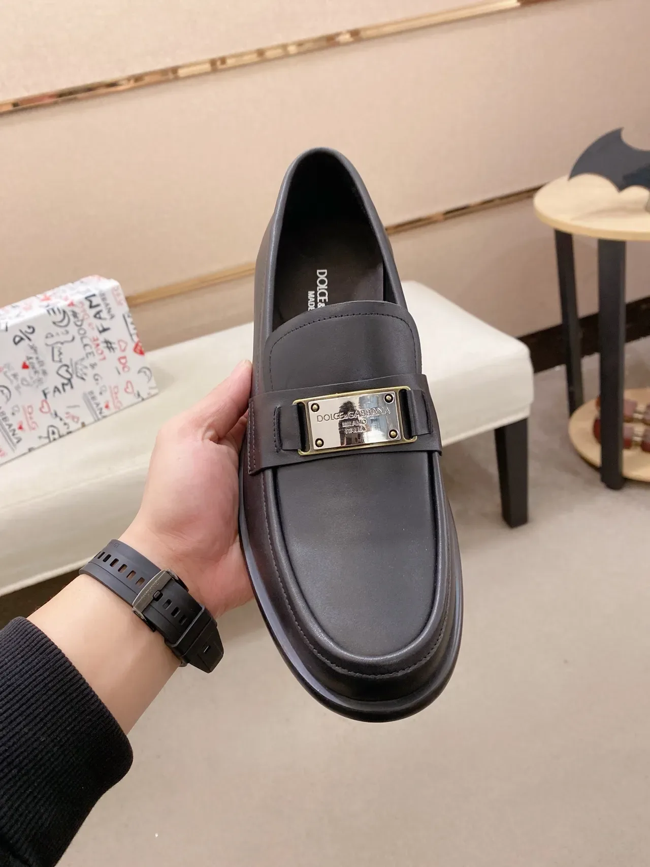 Dolce & Gabbana Portofino Noir Doré Cuir Sangle Boucle Métal Loafer 5