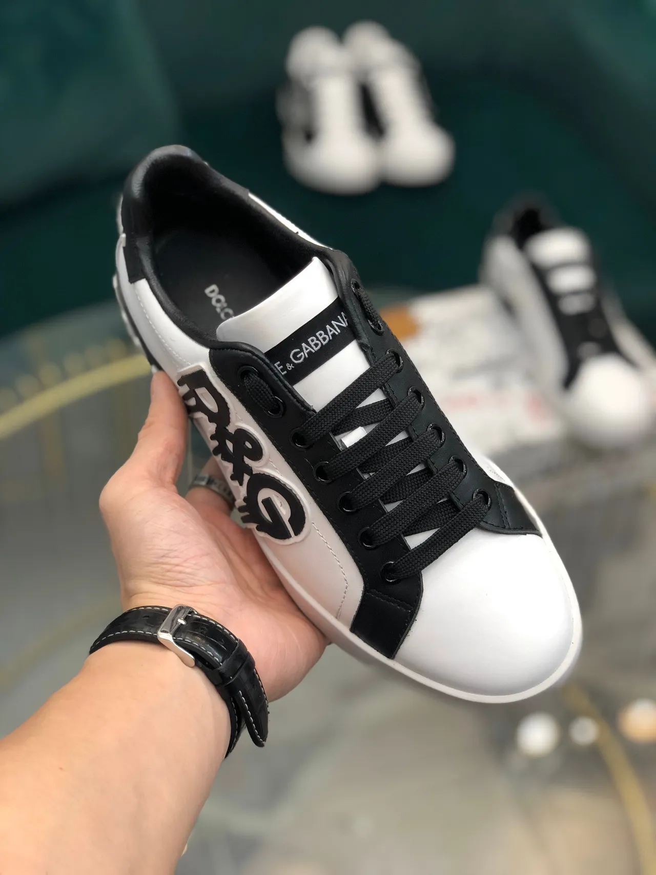 Dolce & Gabbana Portofino Blanc Noir Low-Top Logo-Appliqué Baskets Lifestyle 3