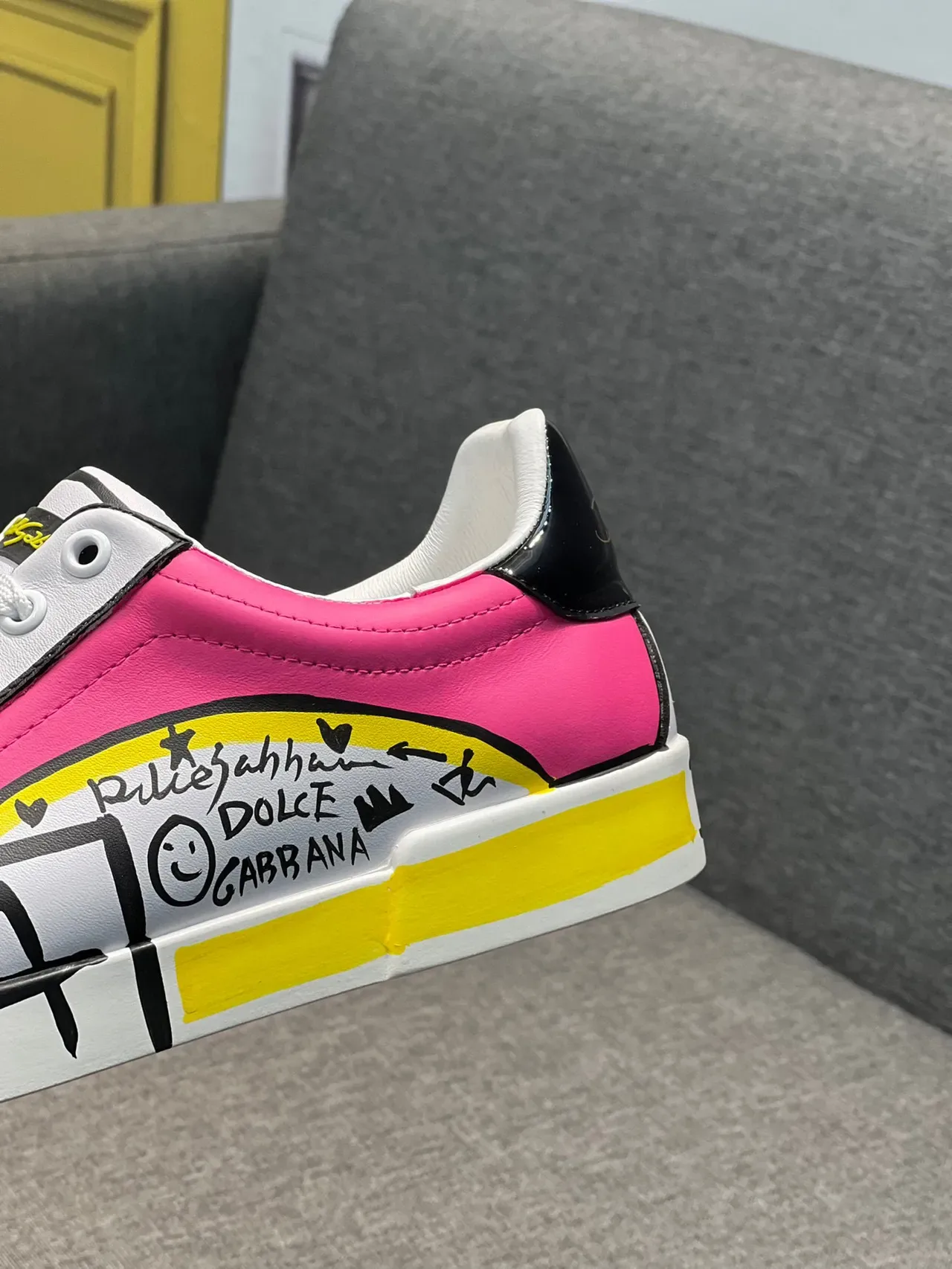 Dolce & Gabbana Portofino Tênis Lifestyle Branco Rosa Graffiti-Print de Topo Baixo 8