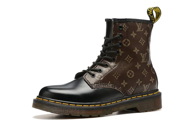Dr. Martens 1460 Impresión Monograma Marrón y Negro Botas Martin 4