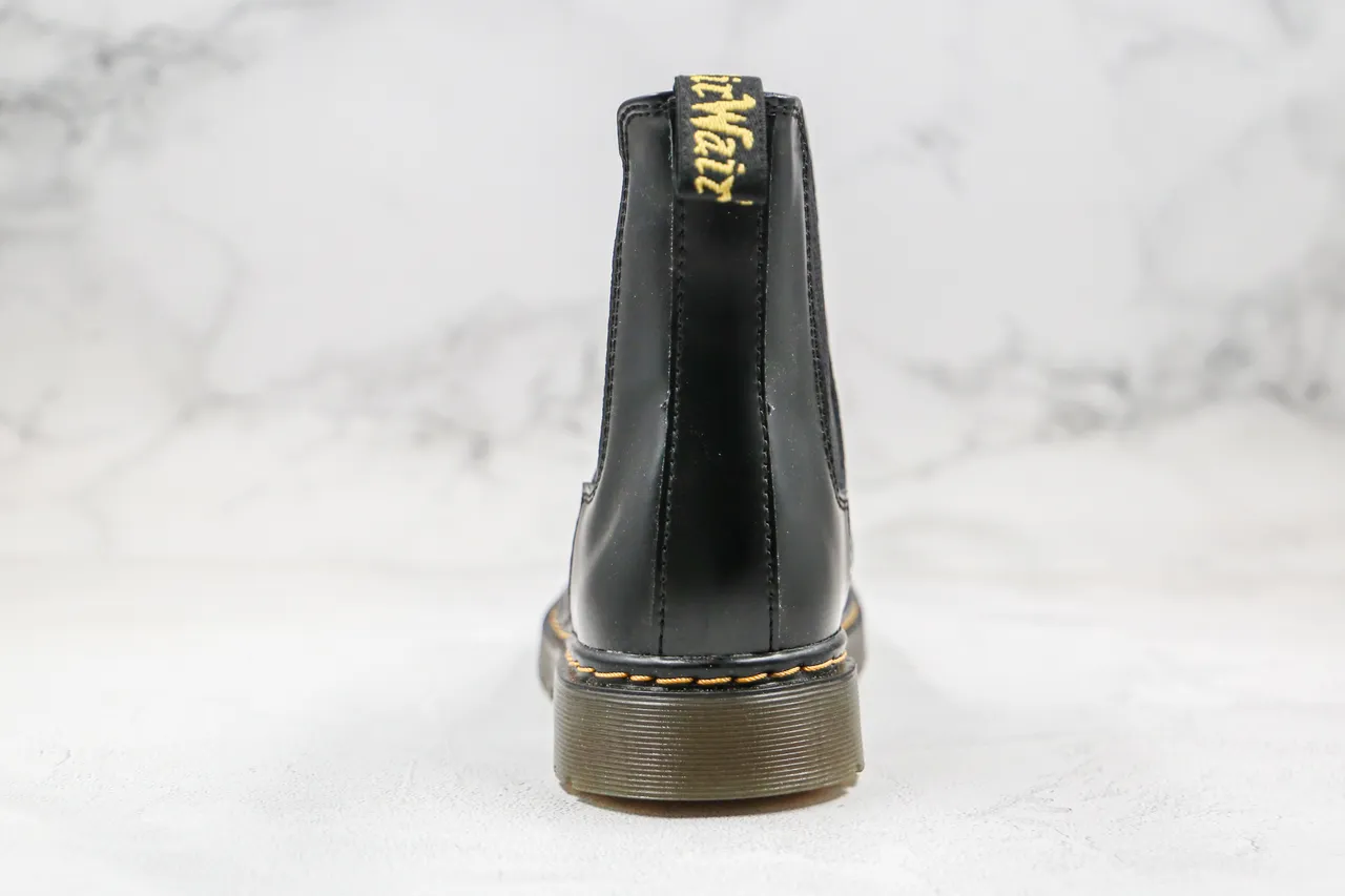 Dr. Martens Chelsea Boot Noir Beige Cuir Brillant Goussets Latéraux Élastiques Bottes Chelsea 3