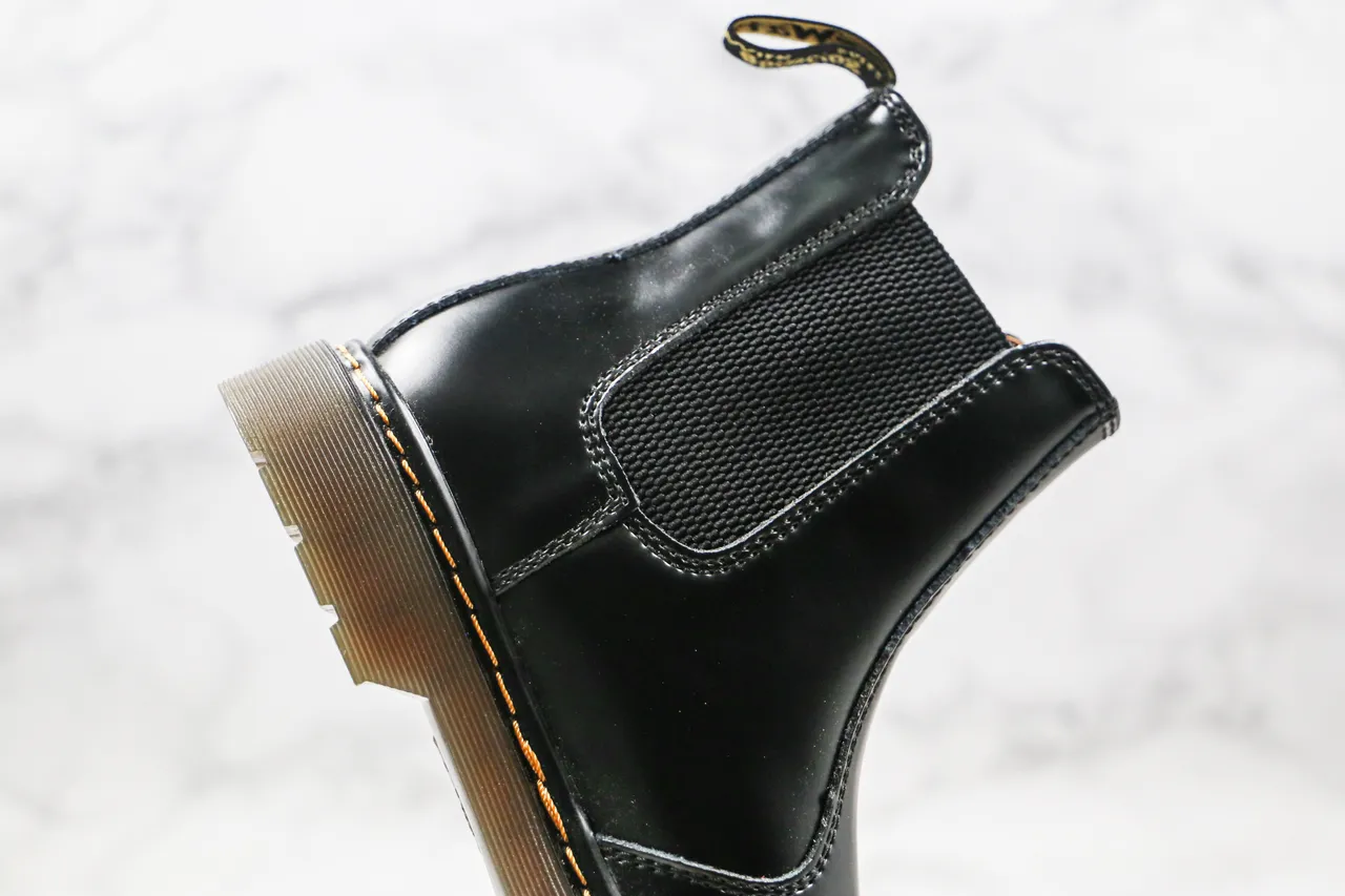 Dr. Martens Chelsea Boot Noir Beige Cuir Brillant Goussets Latéraux Élastiques Bottes Chelsea 6