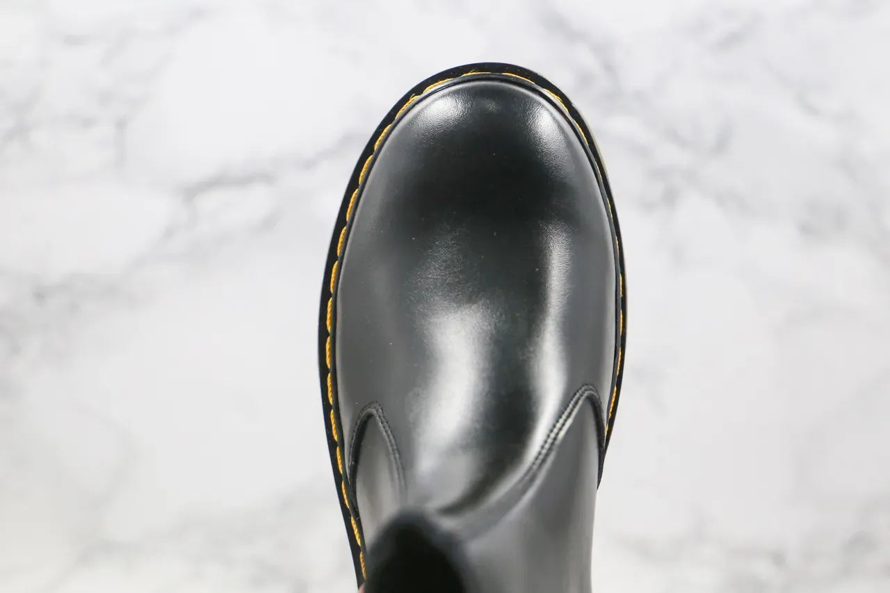Botas Chelsea Dr. Martens Preto Amarelo Couro Liso Costura de Sola 4