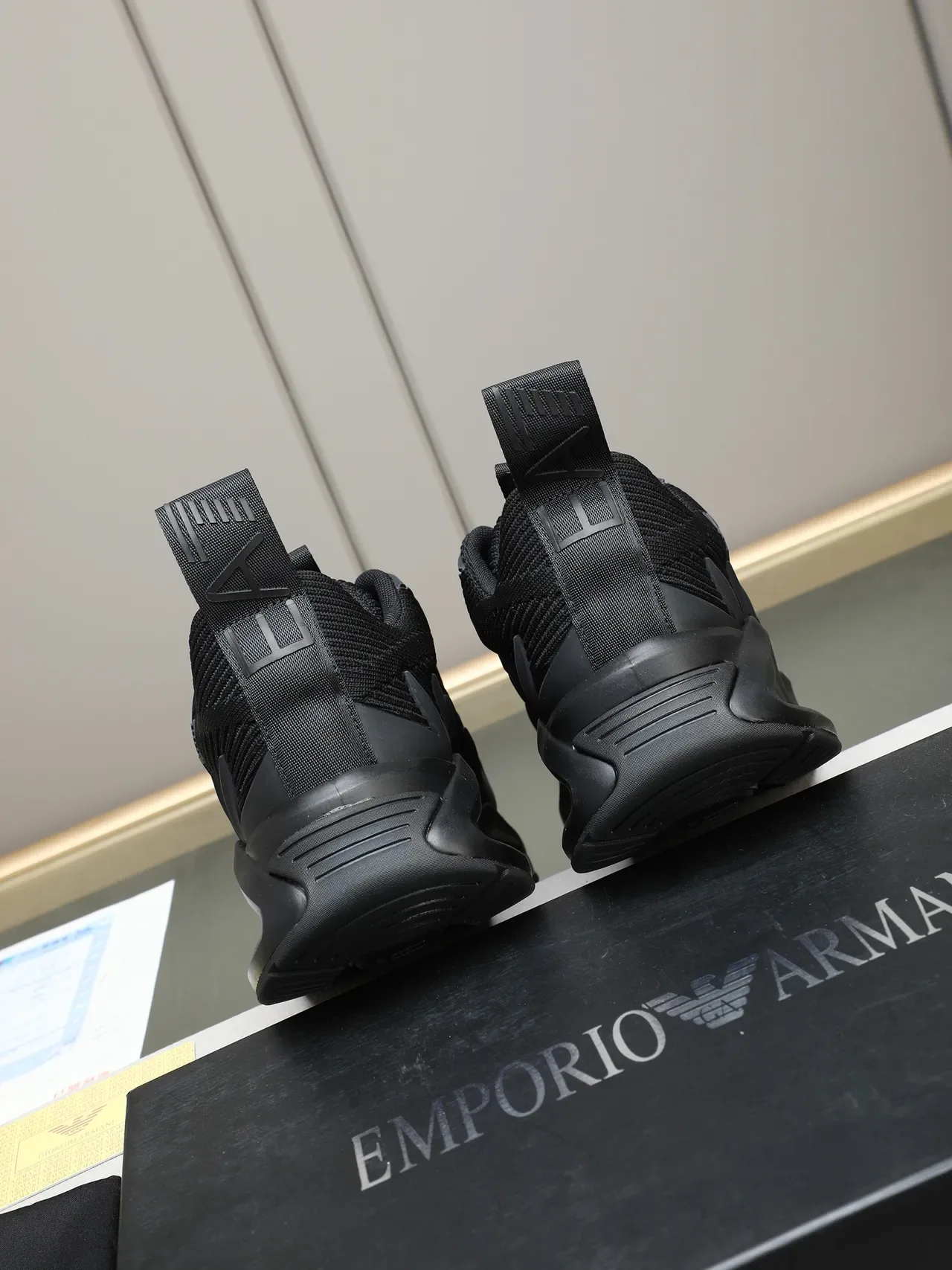 Emporio Armani أسود مونوكرومي علوة محبوكة سنيكرز أسلوب حياة 3