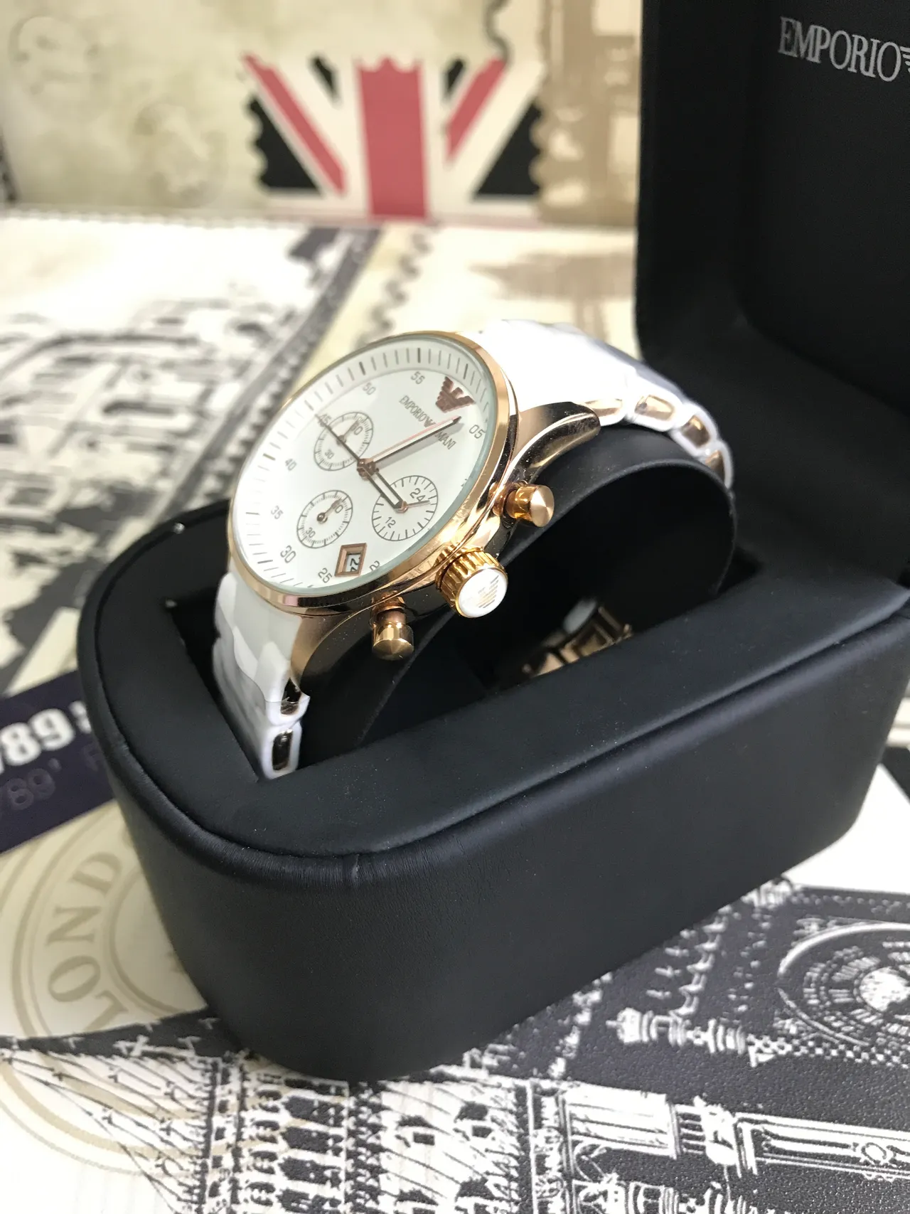Emporio Armani Montre Chronographe Classique Bracelet Céramique Blanc Or Doré Quartz 7