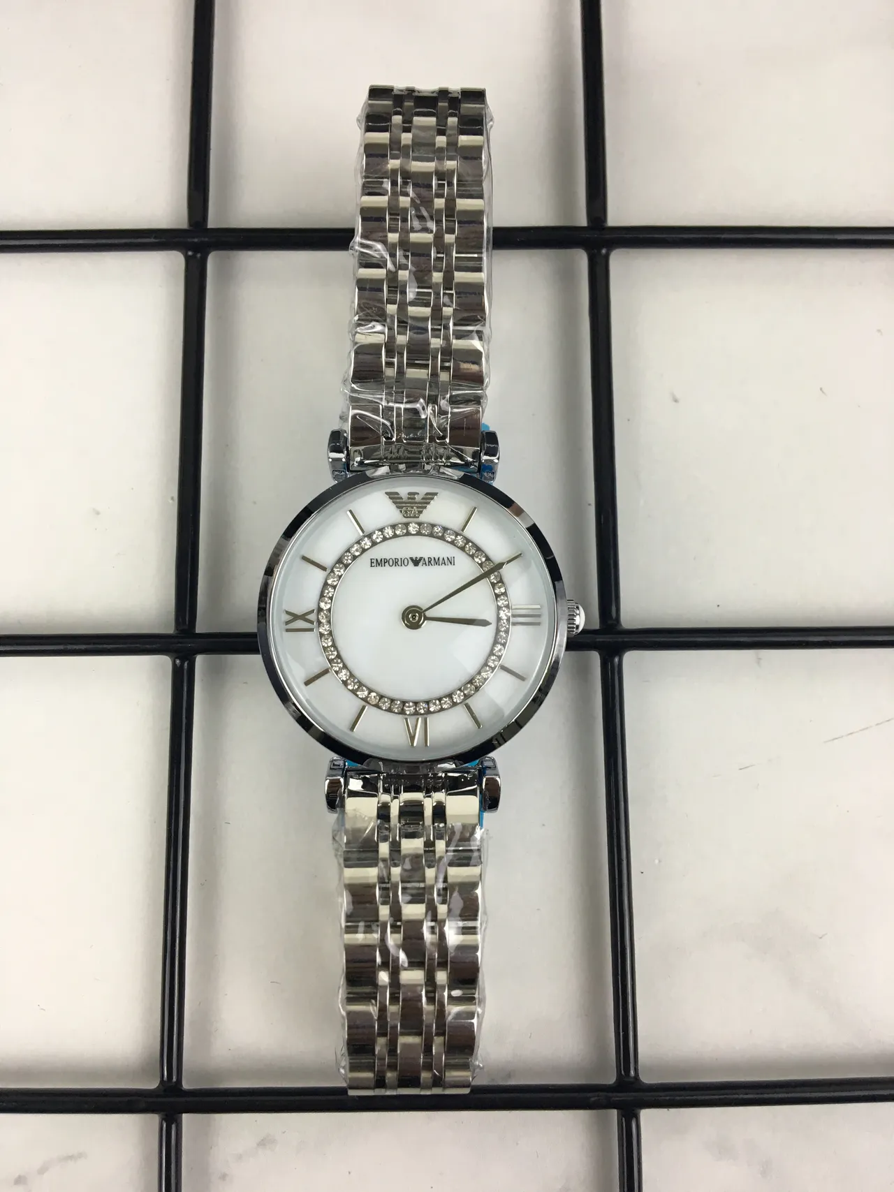 Emporio Armani Classic Argent Blanc Boîtier Rond Cadran Matière Perlière Quartz 12