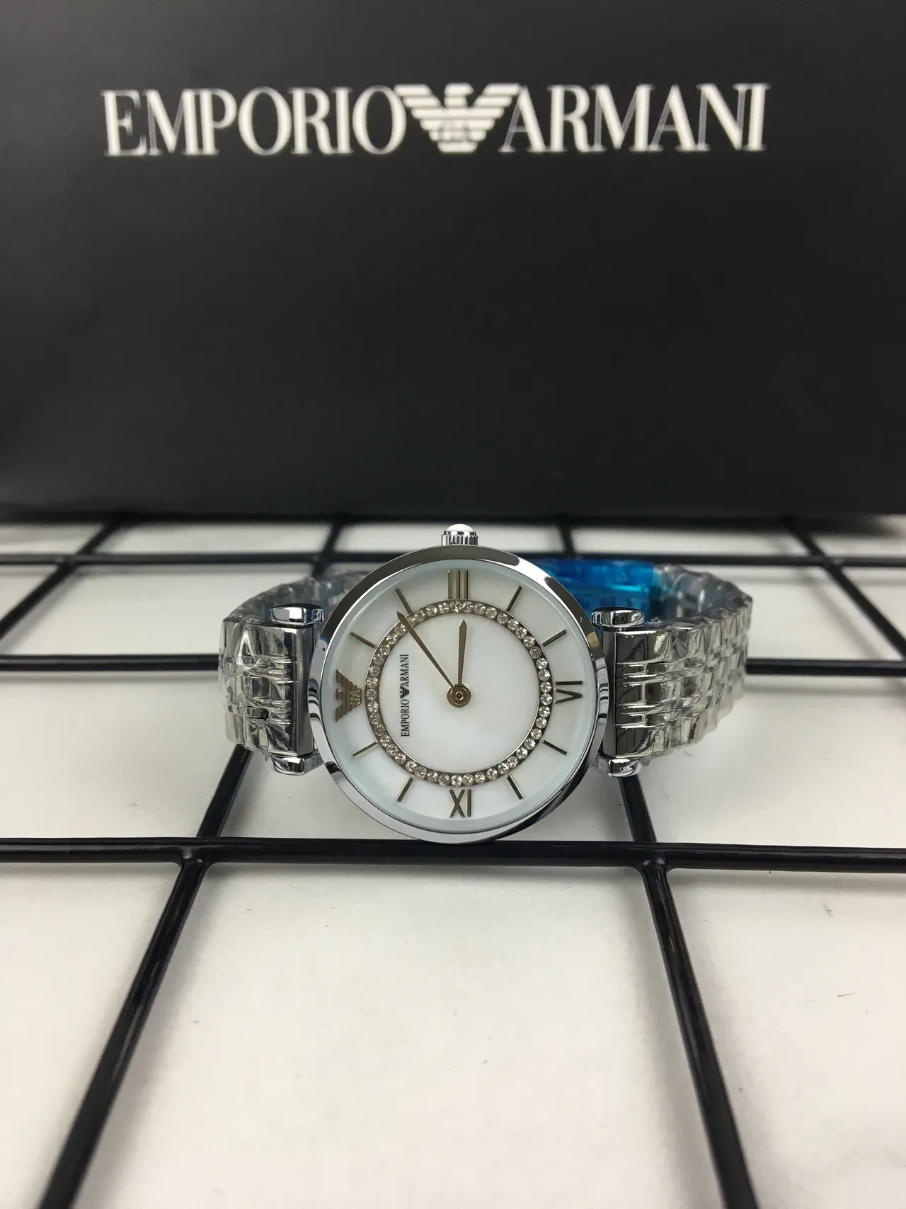 Emporio Armani Classic Argent Blanc Boîtier Rond Cadran Matière Perlière Quartz 13