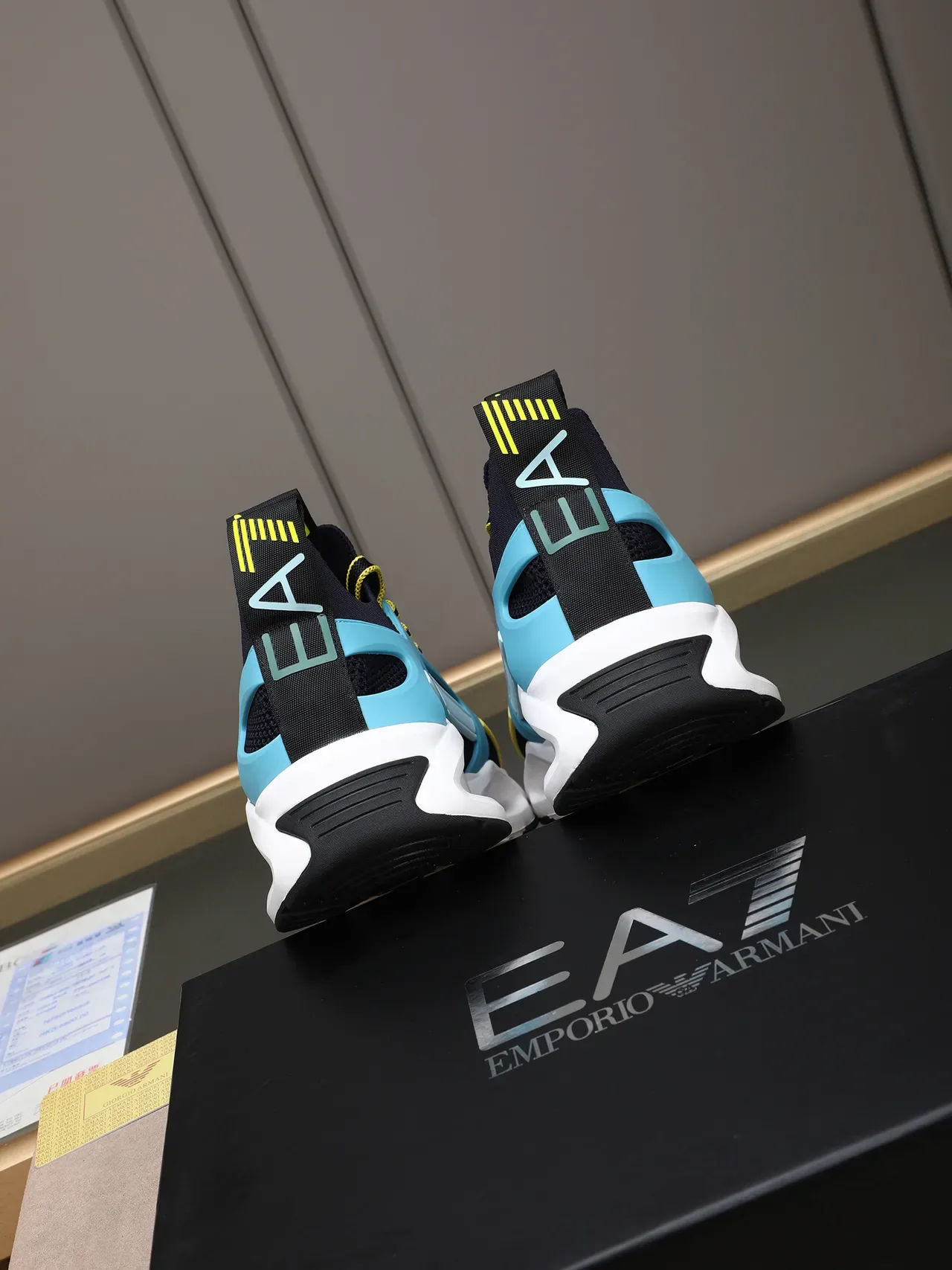 Emporio Armani EA7 Navy Sky Blue Lemon Yellow tênis lifestyle com cadarço 3