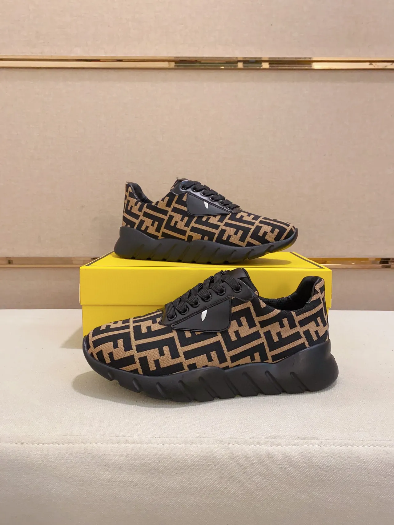 Fendi Beige Noir Monogram Knit Upper Semelle avec relief Sneakers Chunky 3
