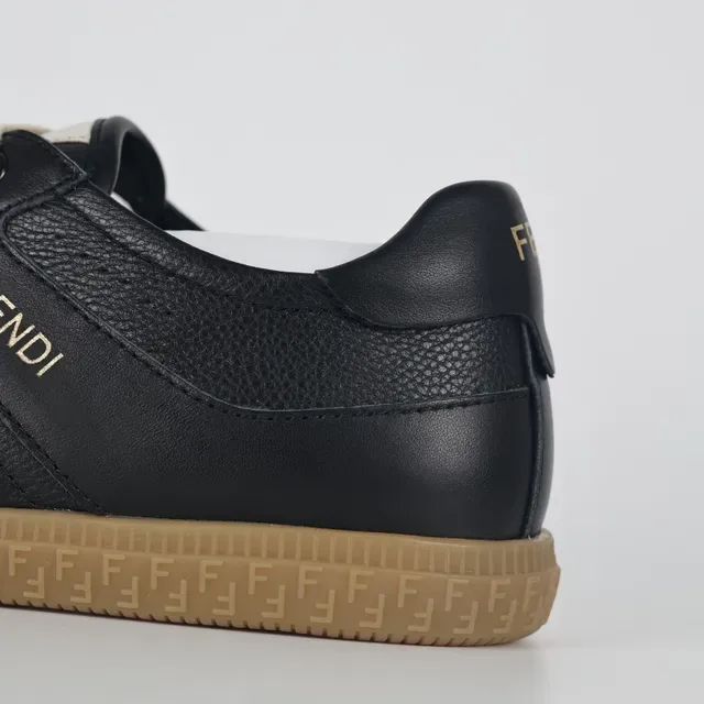 Fendi Tênis Lifestyle Pretos e Bege de Couro e Camurça com Cadarços Planos 4