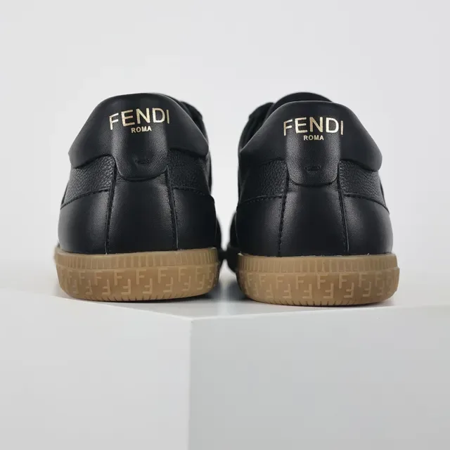Fendi Tênis Lifestyle Pretos e Bege de Couro e Camurça com Cadarços Planos 8