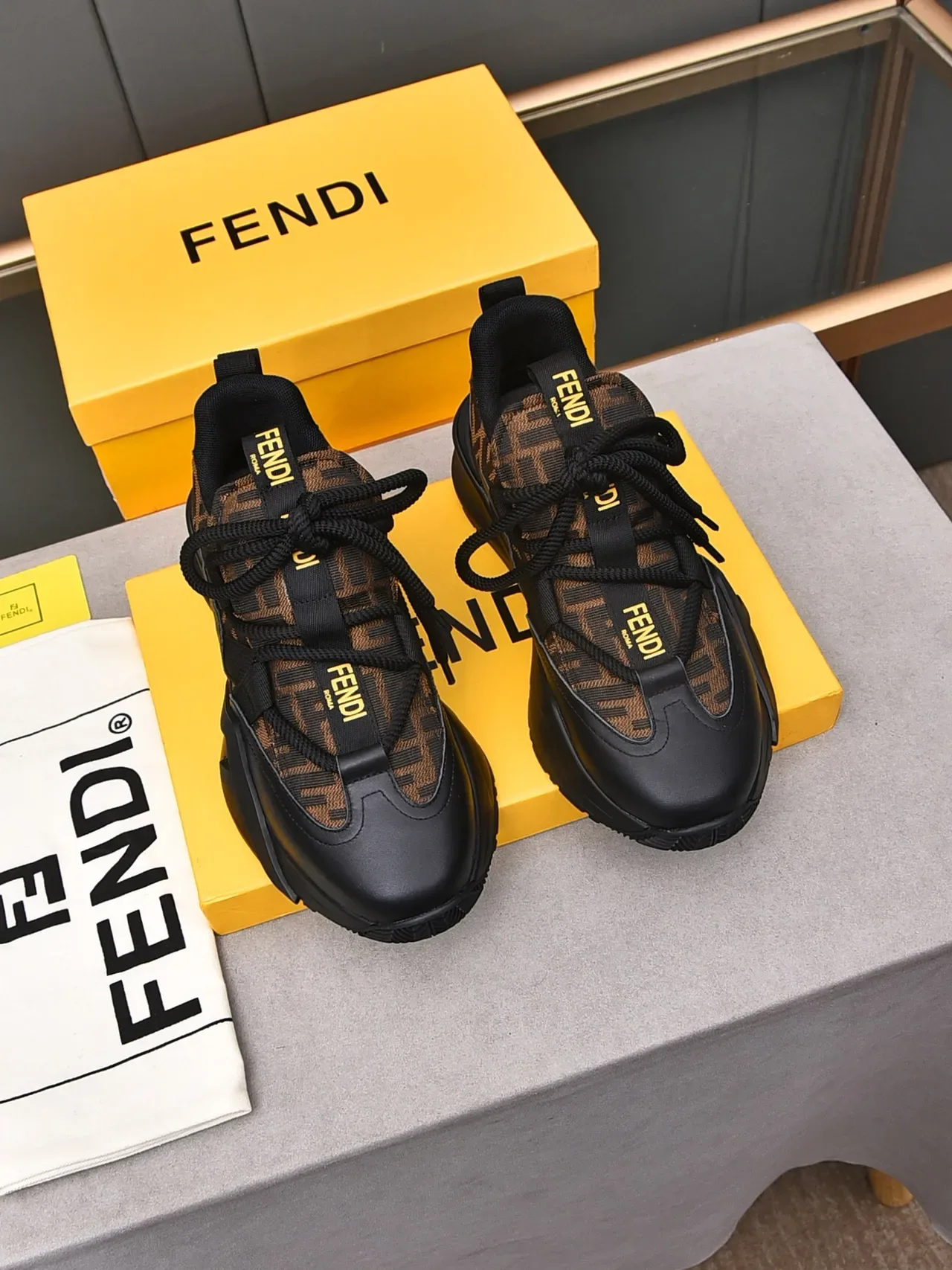 Fendi Sneakers Chunky Negro Suela Marrón FF Monogram 3