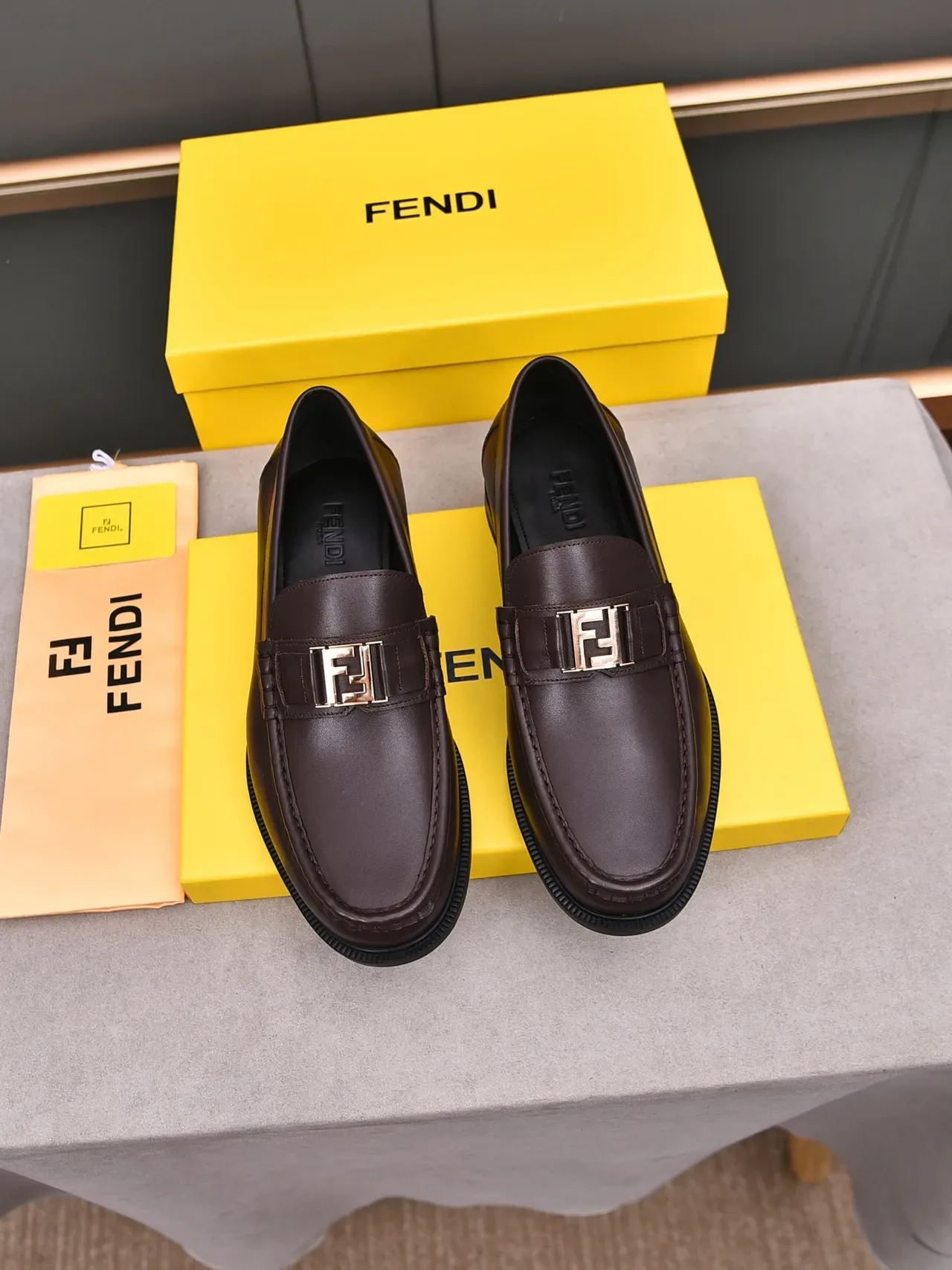 Fendi FF Loafer Marron Cuir Boucle Dorée 3