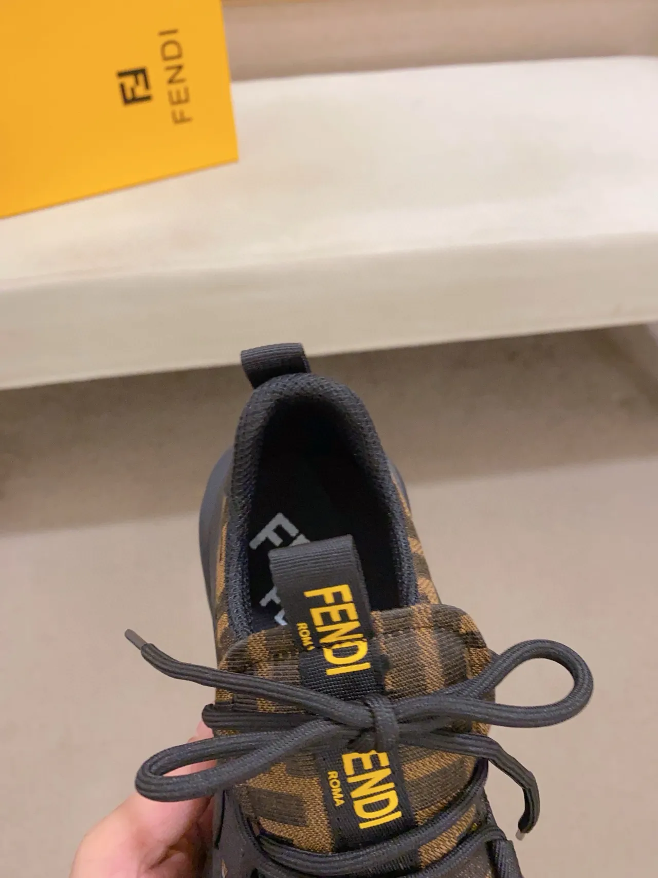 Fendi Runner negras y marrón Monogram Chunky Sneakers 3