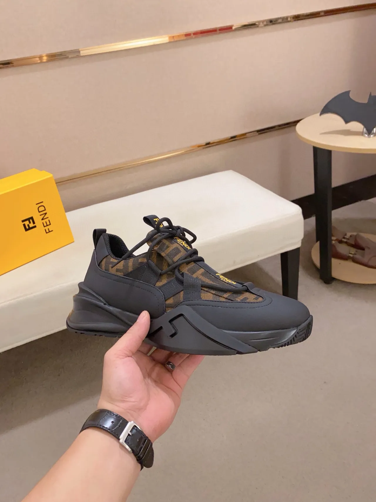 Fendi Runner negras y marrón Monogram Chunky Sneakers 4