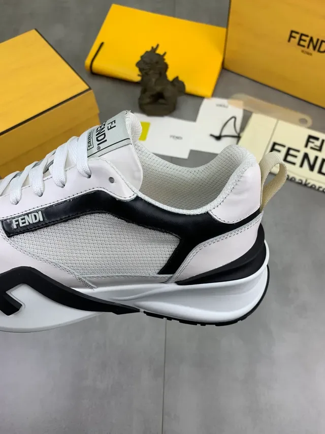 Fendi Tênis Chunky Sola Branco E Preto Malha E Couro 4
