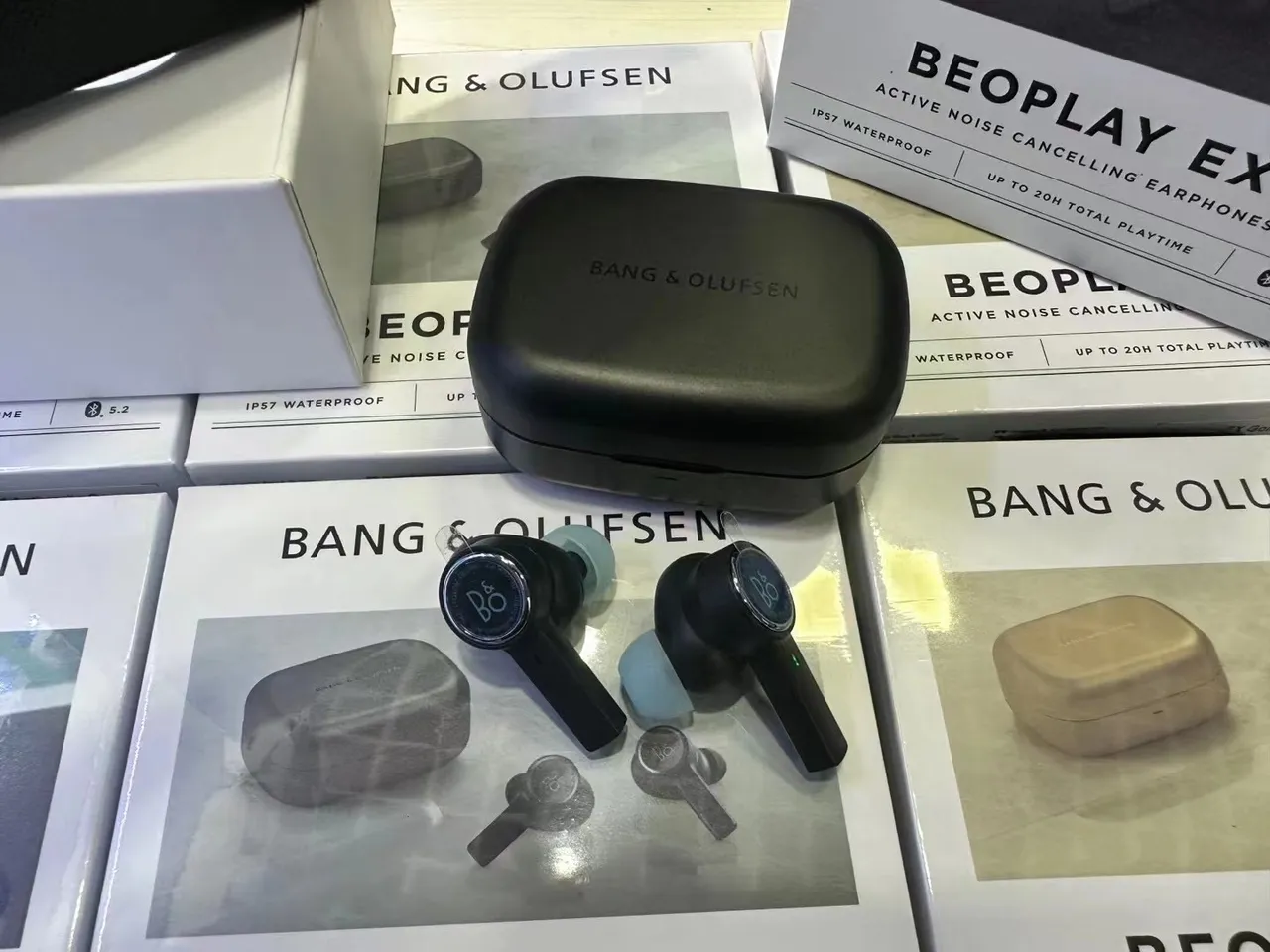 Bang & Olufsen Beoplay EX Black Blue Matte Light Silicone Tips TWS Earbuds 3