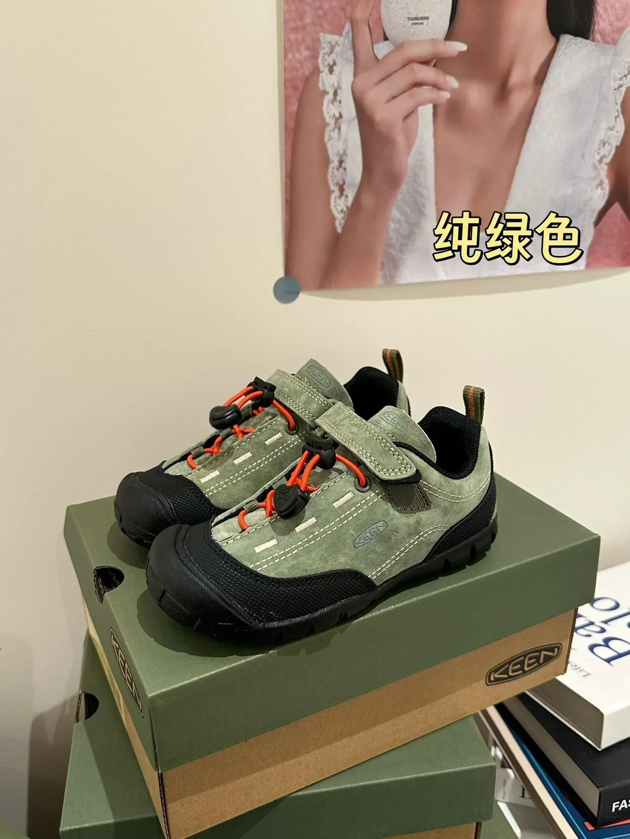 Beige and Pink Laceless Hook-and-Loop Lifestyle Sneakers 8
