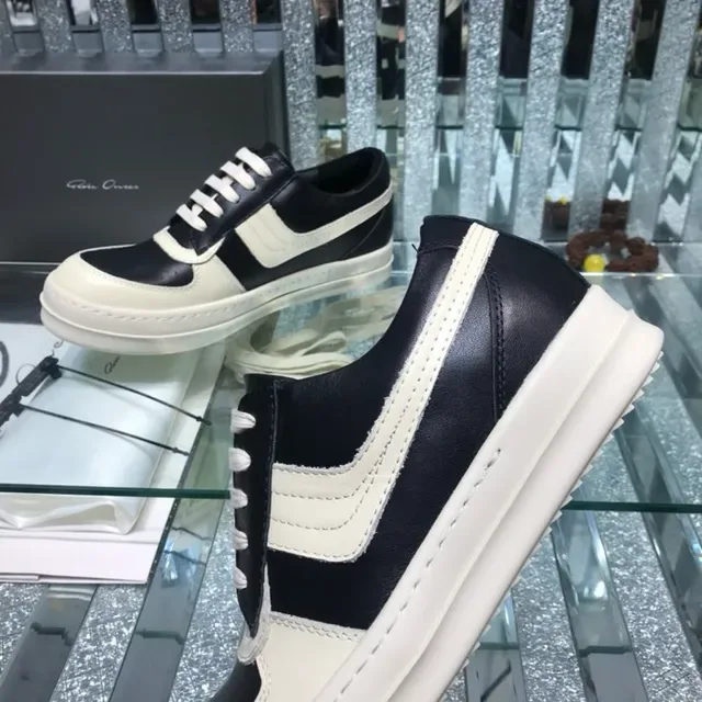 Black and Beige Two-Tone Panelled Leather Low-Top Sneakers 9