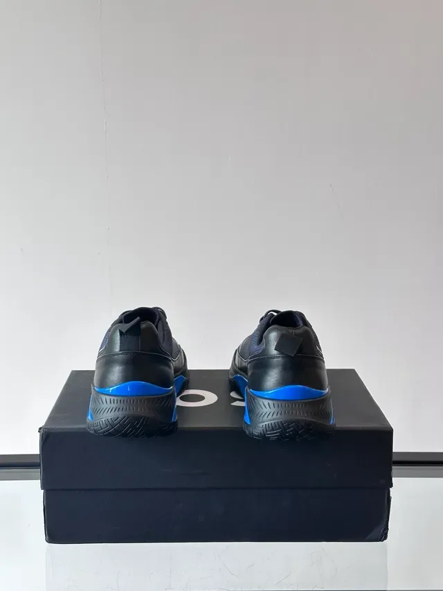 Black and Blue Accent Lifestyle Sneakers 3