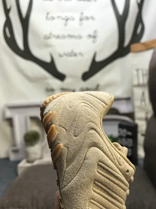 Black and Tan Low-Top Lace-Up Lifestyle Sneakers 13