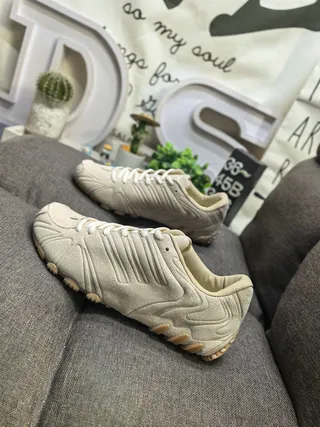 Black and Tan Low-Top Lace-Up Lifestyle Sneakers 17