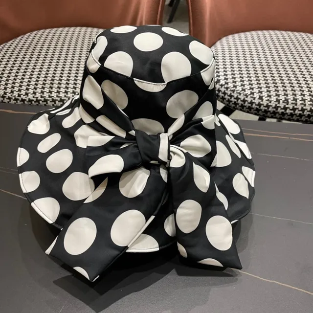 Chapeau bucket noir et blanc à pois, souple 3