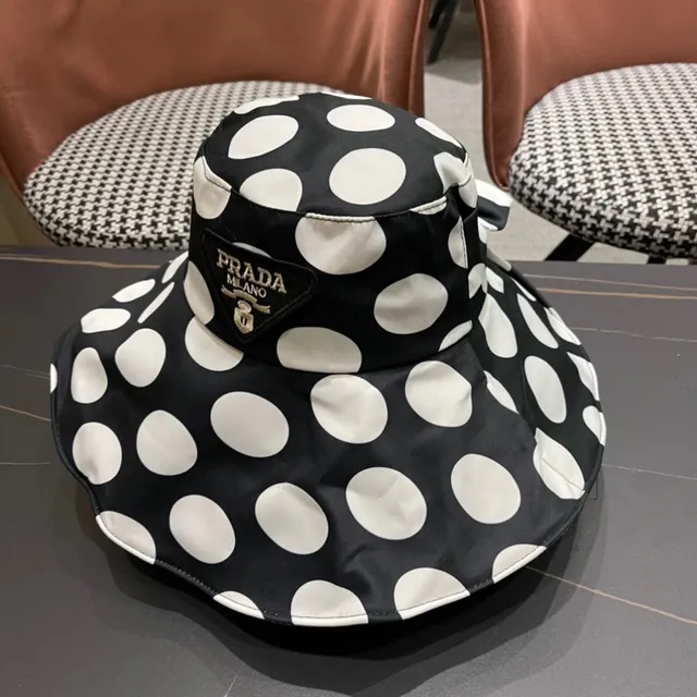 Chapeau bucket noir et blanc à pois, souple 7