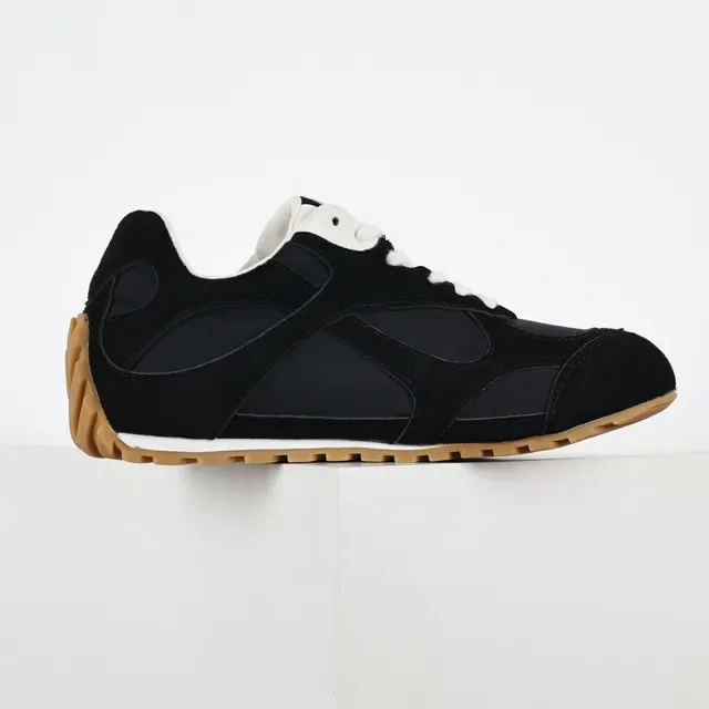 Black and White Suede Retro Runner Lifestyle Sneakers 7