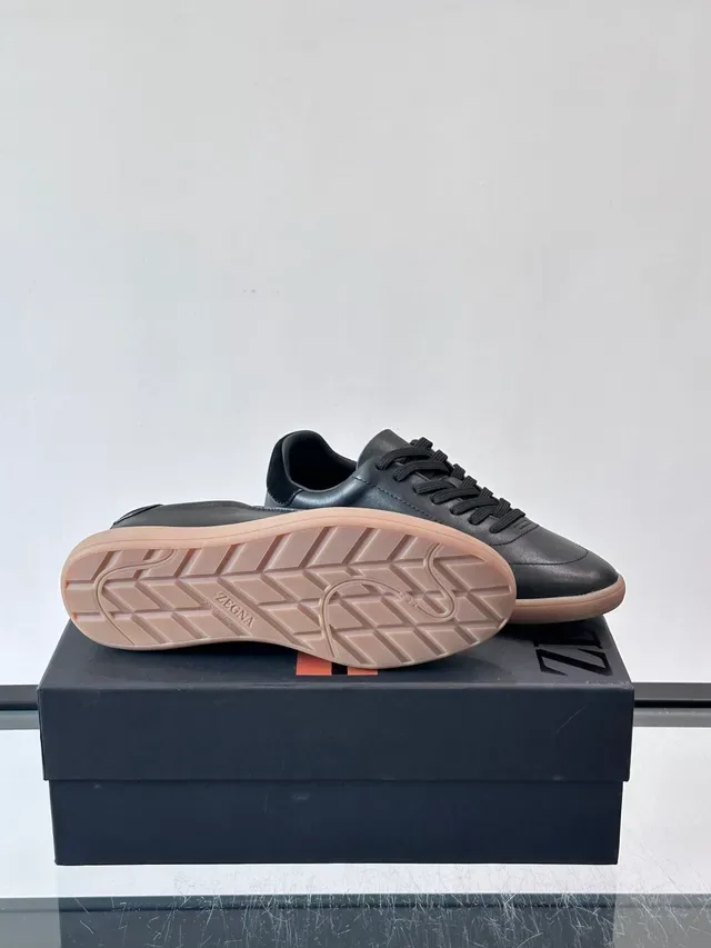 Black Beige Leather Upper Gum Rubber Sole Sneakers 2