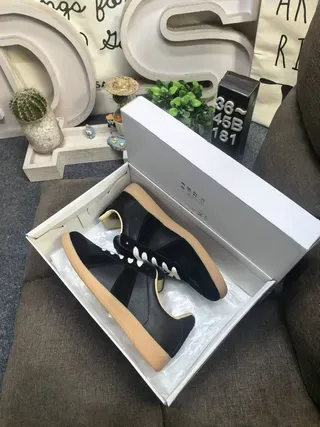 Black Beige Low-Top Leather Upper Sneakers 3