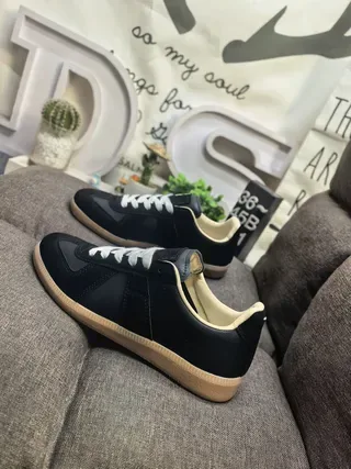 Black Beige Low-Top Leather Upper Sneakers 7