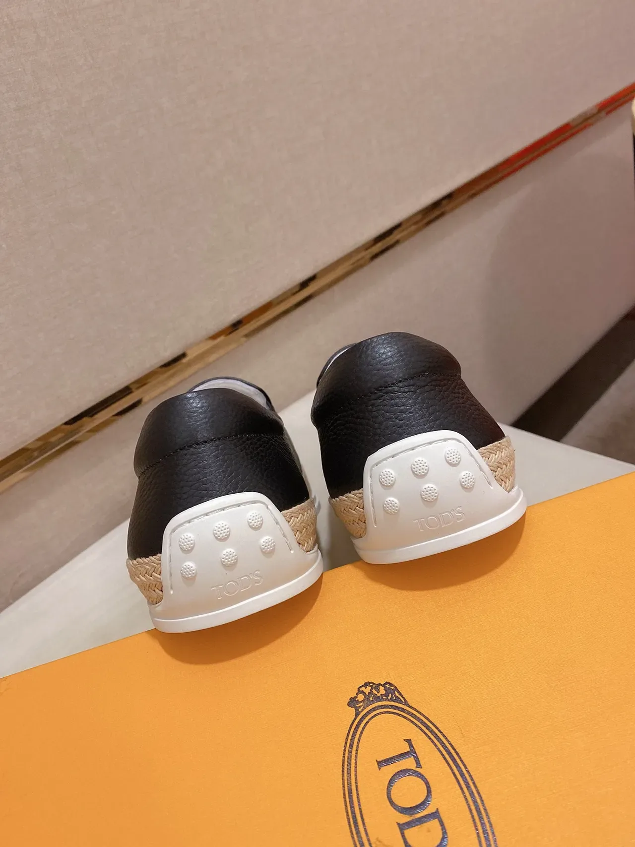 Sapatos de barco pretos bege couro granulado superior solado de juta trançada com banda 4