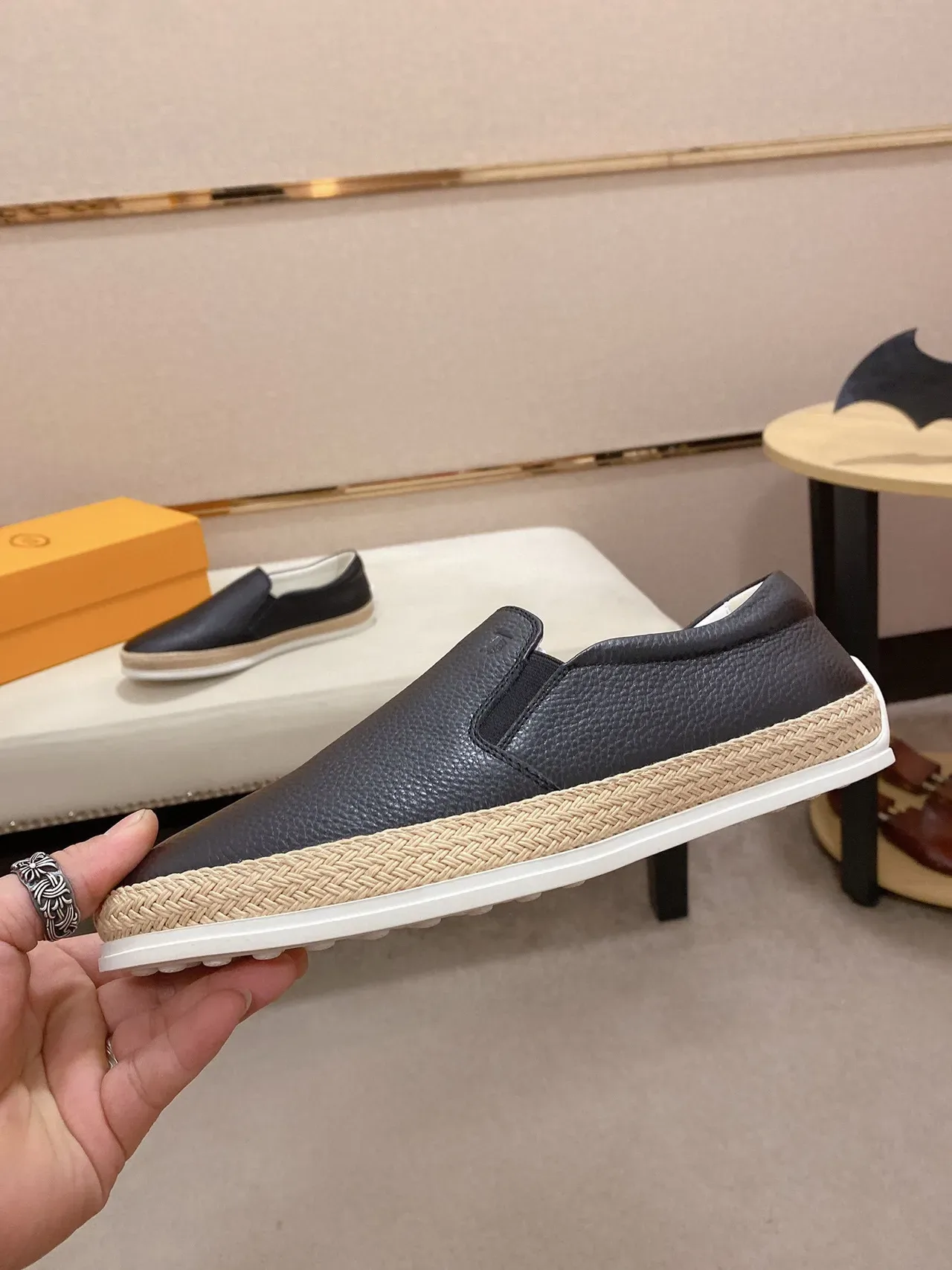 Sapatos de barco pretos bege couro granulado superior solado de juta trançada com banda 8