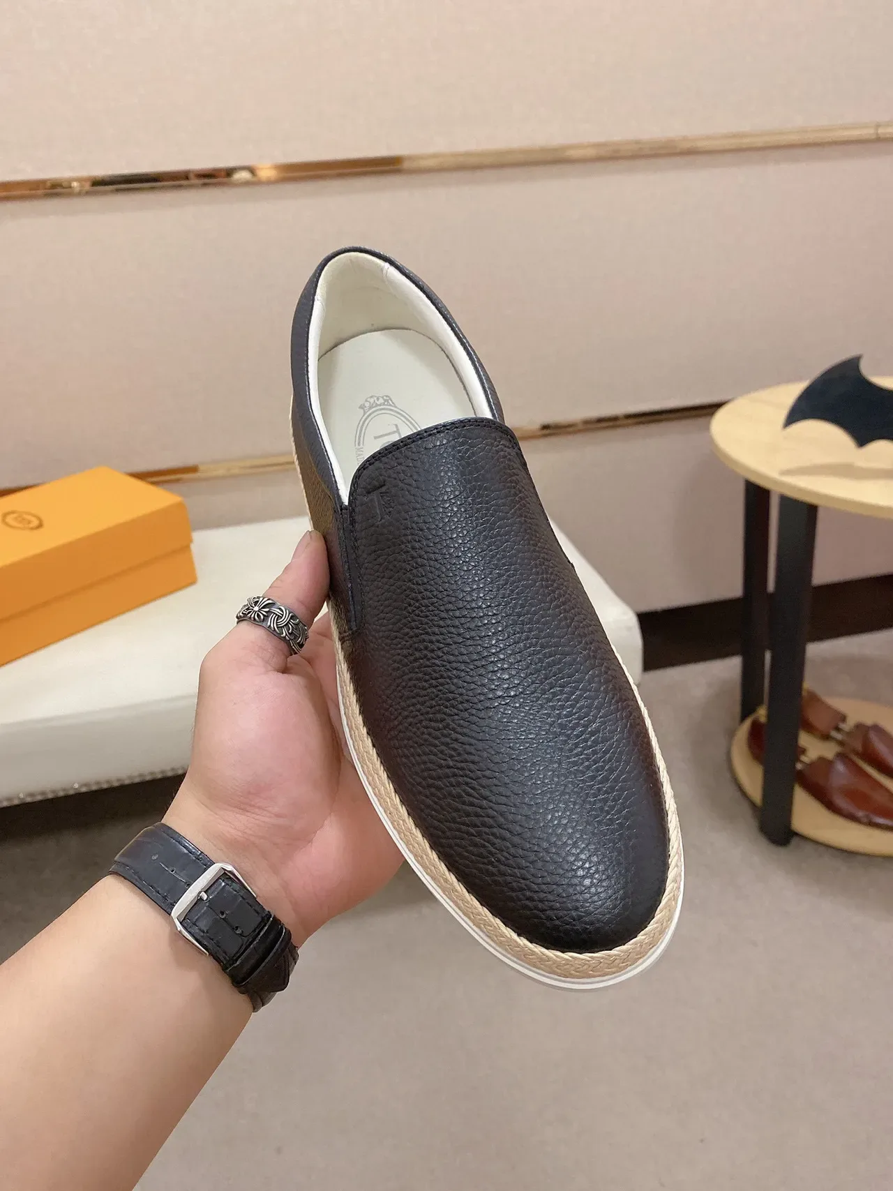 Sapatos de barco pretos bege couro granulado superior solado de juta trançada com banda 9