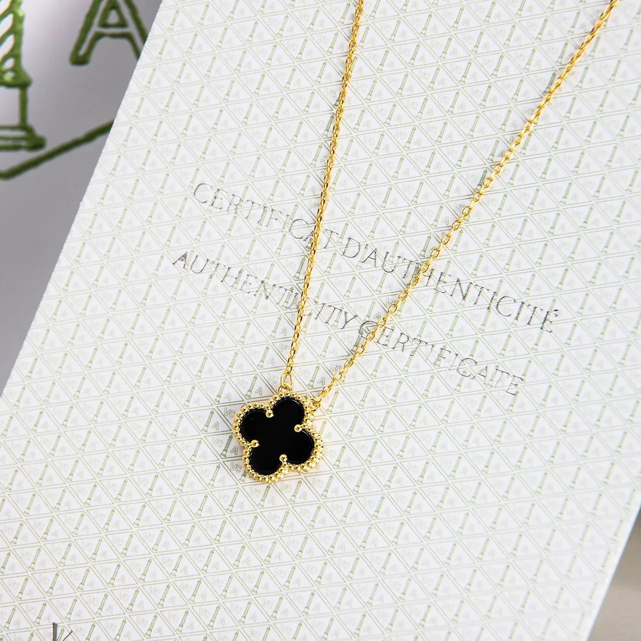 Black Gold Clover-Shaped Pendant Stone Necklace 5