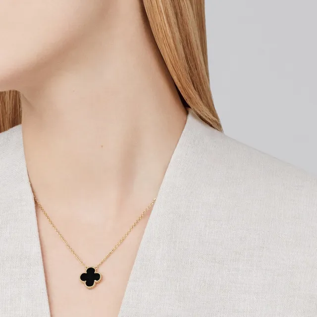 Black Gold Clover-Shaped Pendant Stone Necklace 9