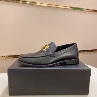 黑色金色皮革扣环乐福鞋