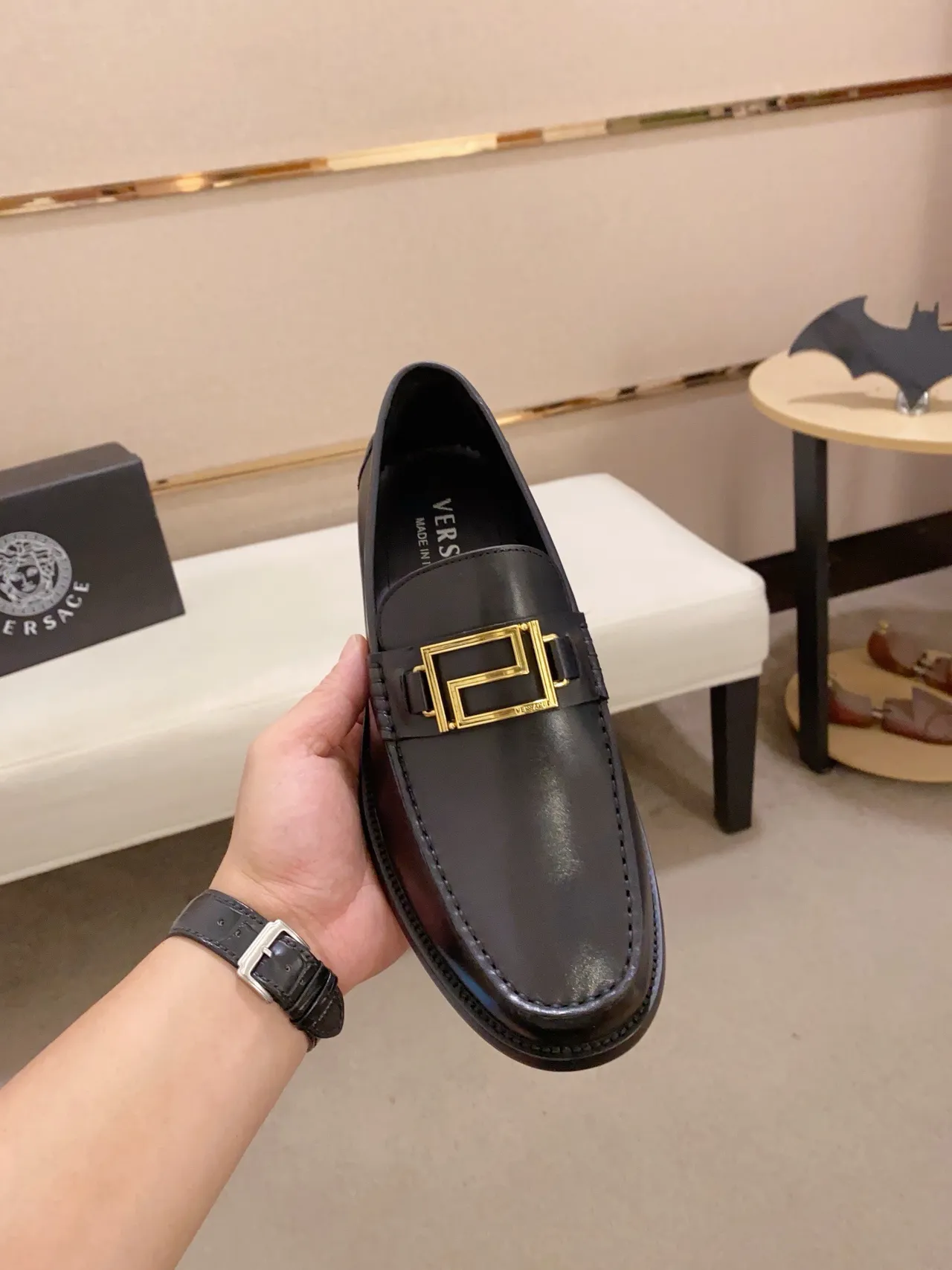 黑色金色皮革扣环乐福鞋 6