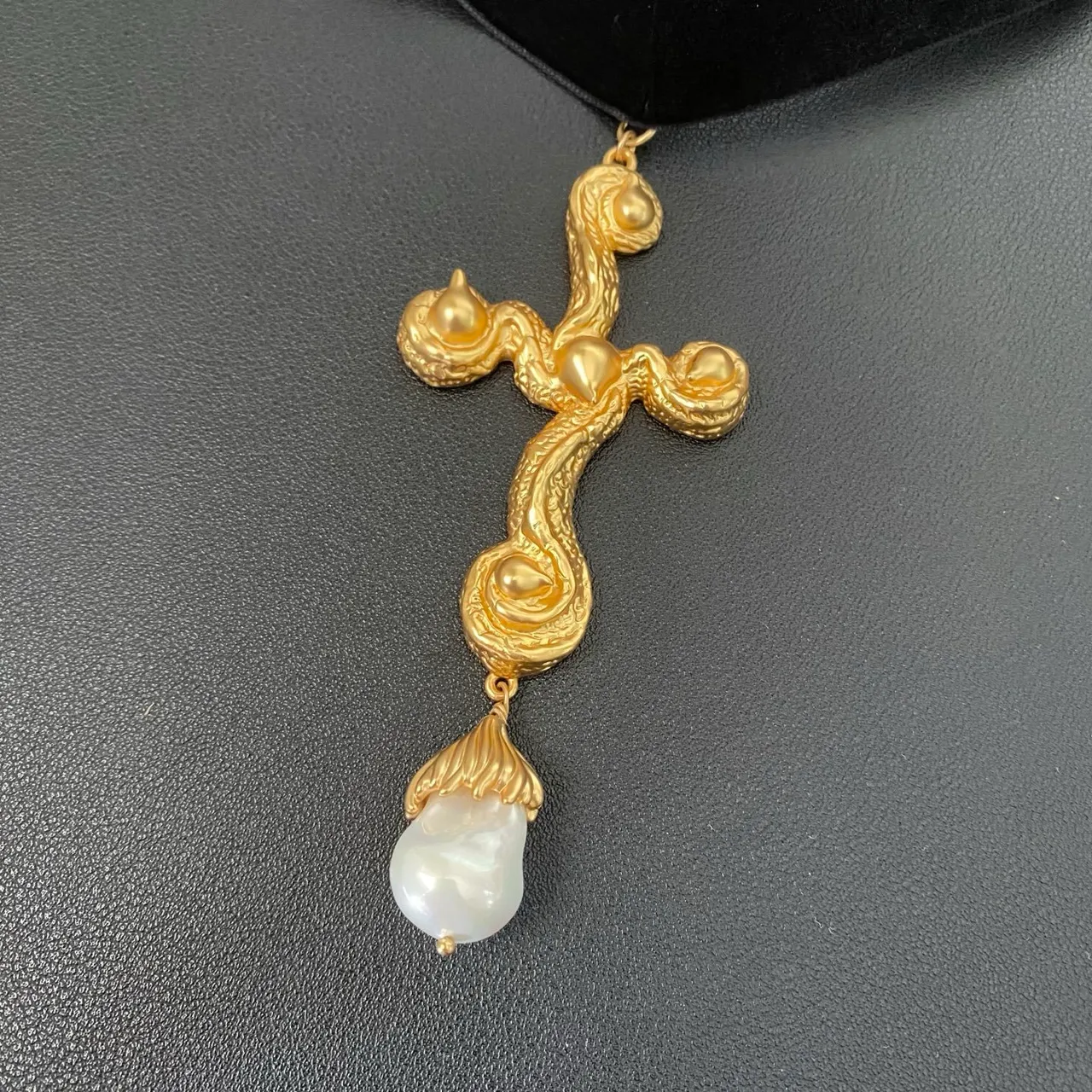 Black Gold Velvet Choker Ornate Cross Necklace 3